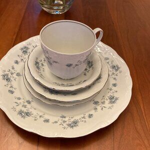 Johann Haviland Bavaria Blue Garland 5 pc Place Setting set NWOB VTG